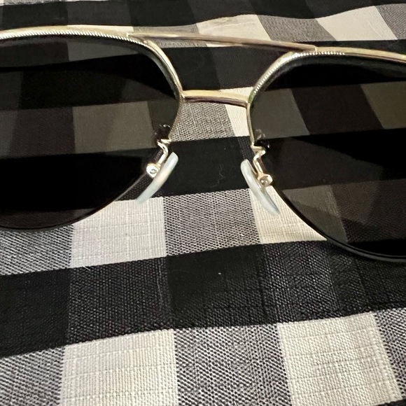 Gucci Aviator-Style Sunglasses - Picture 9 of 9